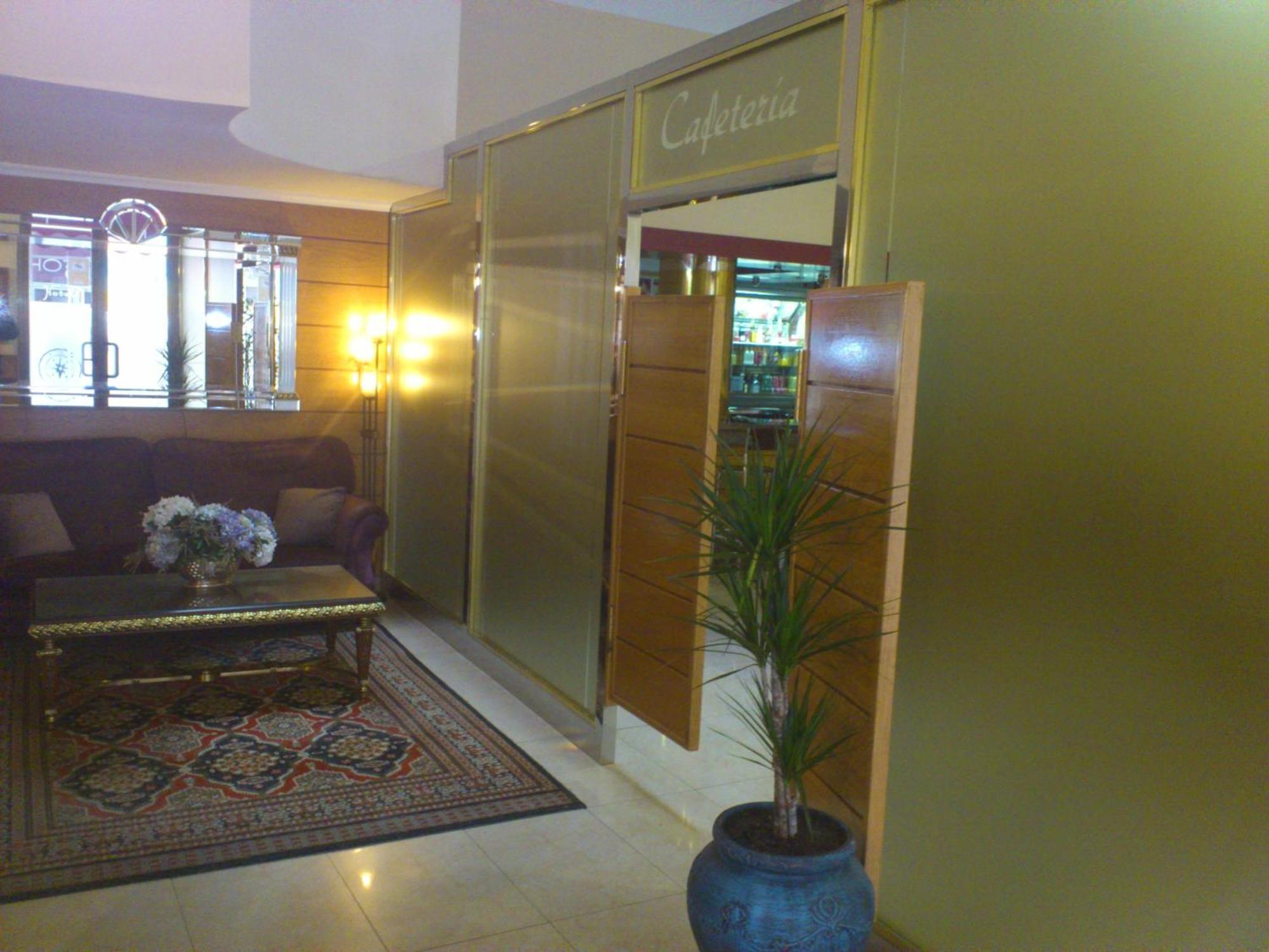 卡迪纳尔酒店 阿尔巴塞特 外观 照片